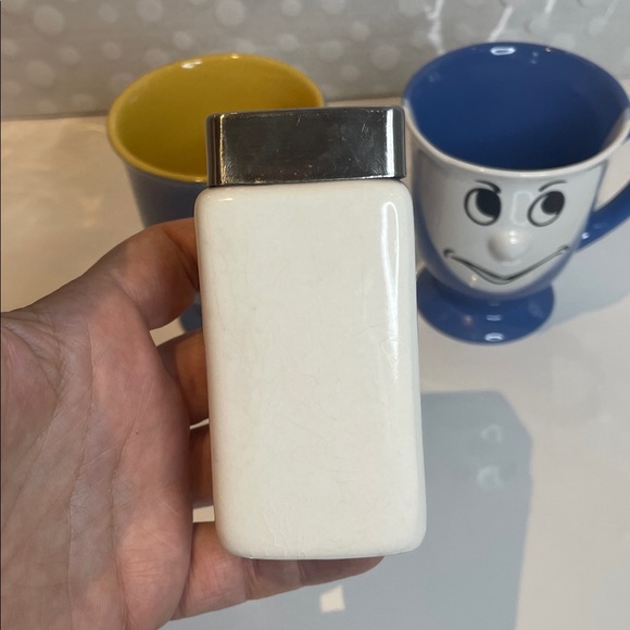 Vintage Gryphon Ware Blue 3D Mugs & Salt Shaker - Picture 12 of 12